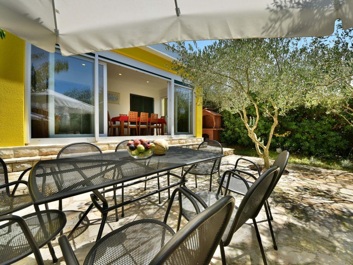 דיקלו Villa Yellow House By Interhome מראה חיצוני תמונה