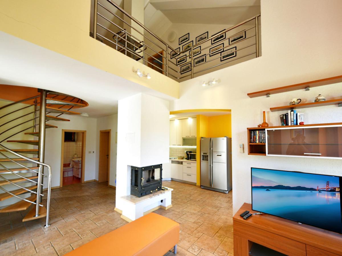 דיקלו Villa Yellow House By Interhome מראה חיצוני תמונה