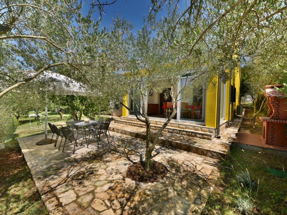דיקלו Villa Yellow House By Interhome מראה חיצוני תמונה
