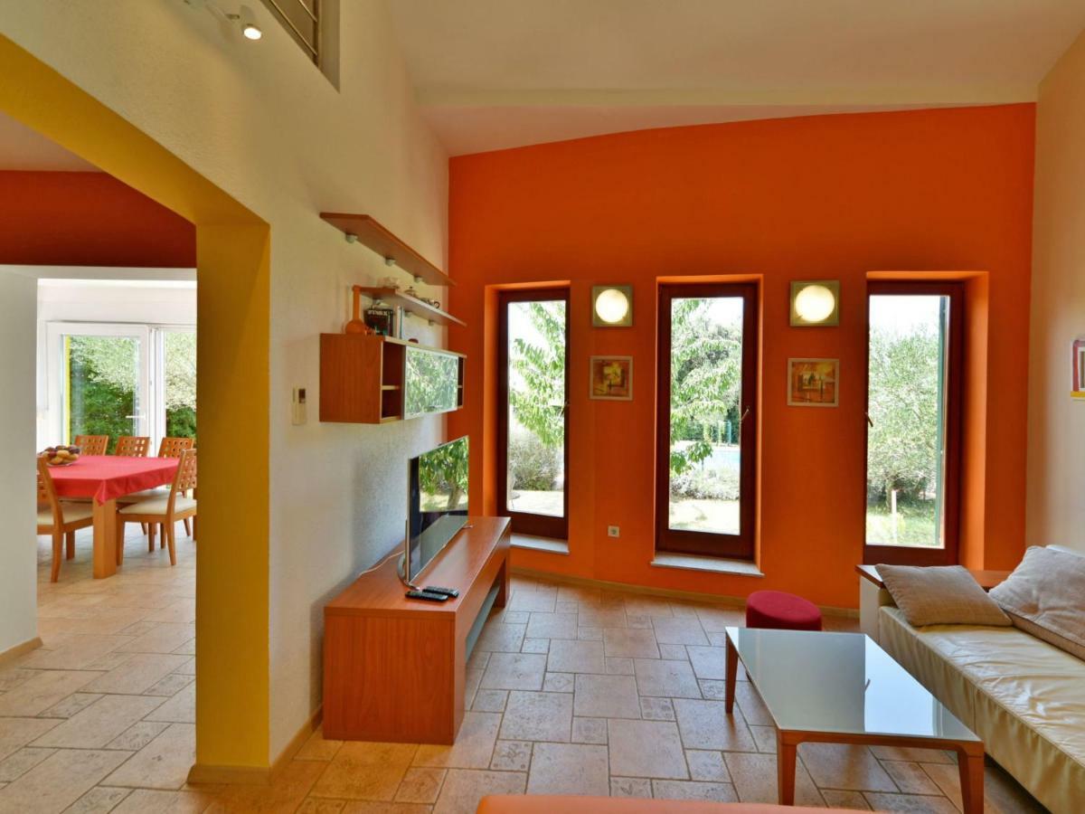 דיקלו Villa Yellow House By Interhome מראה חיצוני תמונה
